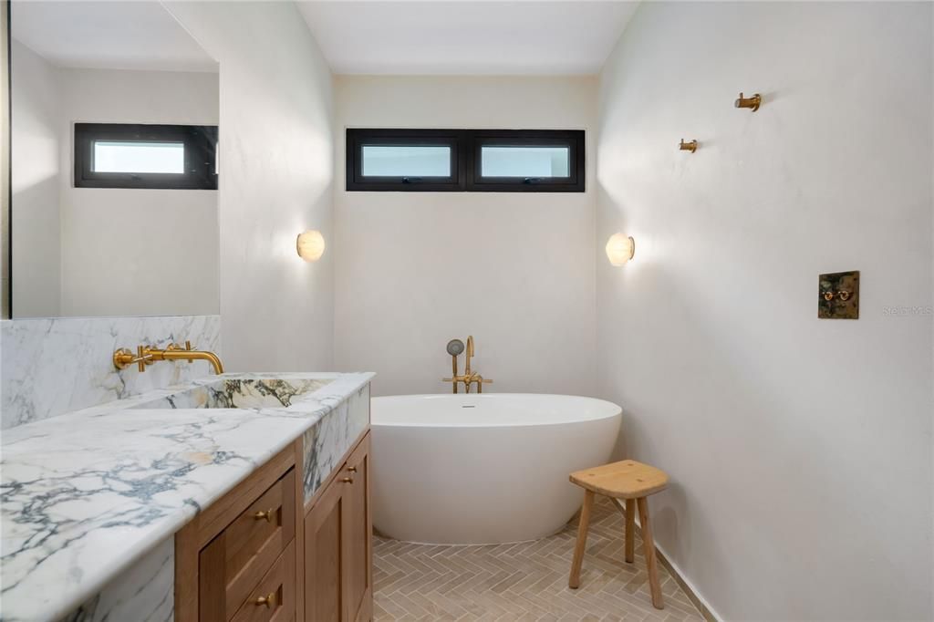 For Sale: $2,695,000 (4 beds, 3 baths, 4675 Square Feet)