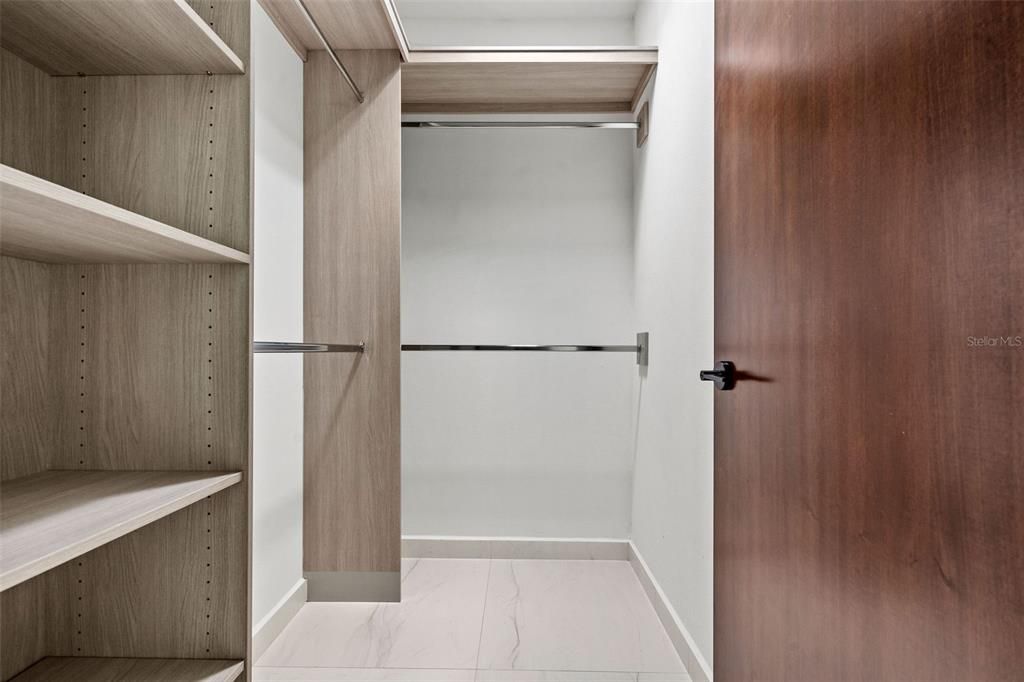 For Sale: $2,695,000 (4 beds, 3 baths, 4675 Square Feet)