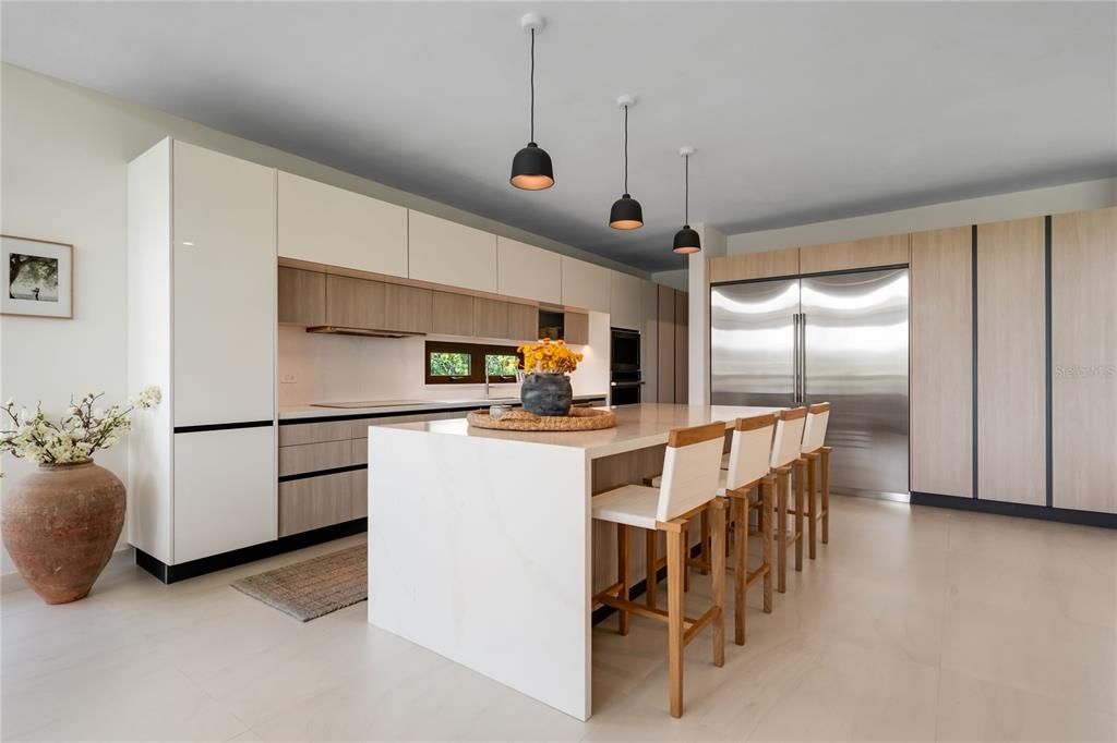 For Sale: $2,695,000 (4 beds, 3 baths, 4675 Square Feet)