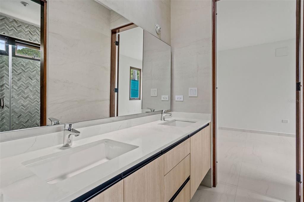 For Sale: $2,695,000 (4 beds, 3 baths, 4675 Square Feet)