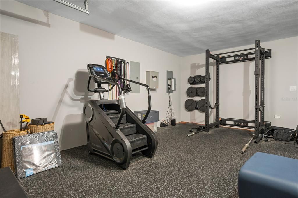 For Sale: $2,695,000 (4 beds, 3 baths, 4675 Square Feet)