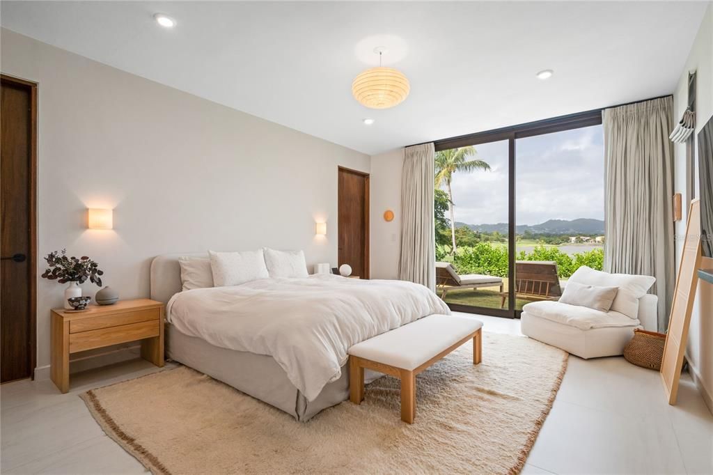 For Sale: $2,695,000 (4 beds, 3 baths, 4675 Square Feet)