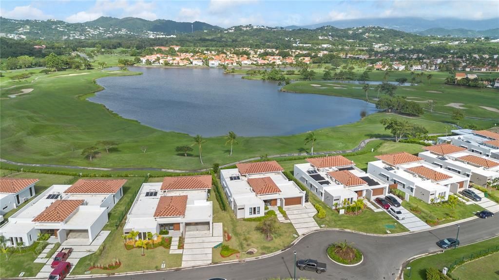 For Sale: $2,695,000 (4 beds, 3 baths, 4675 Square Feet)