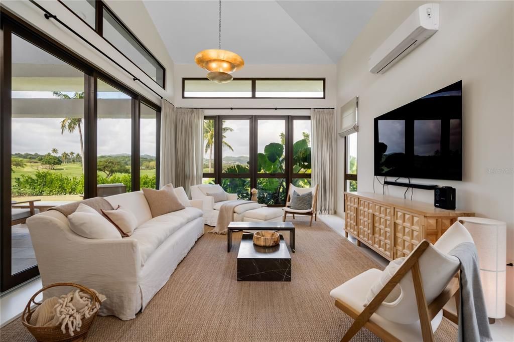 For Sale: $2,695,000 (4 beds, 3 baths, 4675 Square Feet)