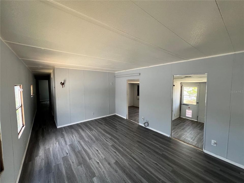 Под контрактом: $165,000 (3 спален, 2 ванн, 1236 Квадратных фут)