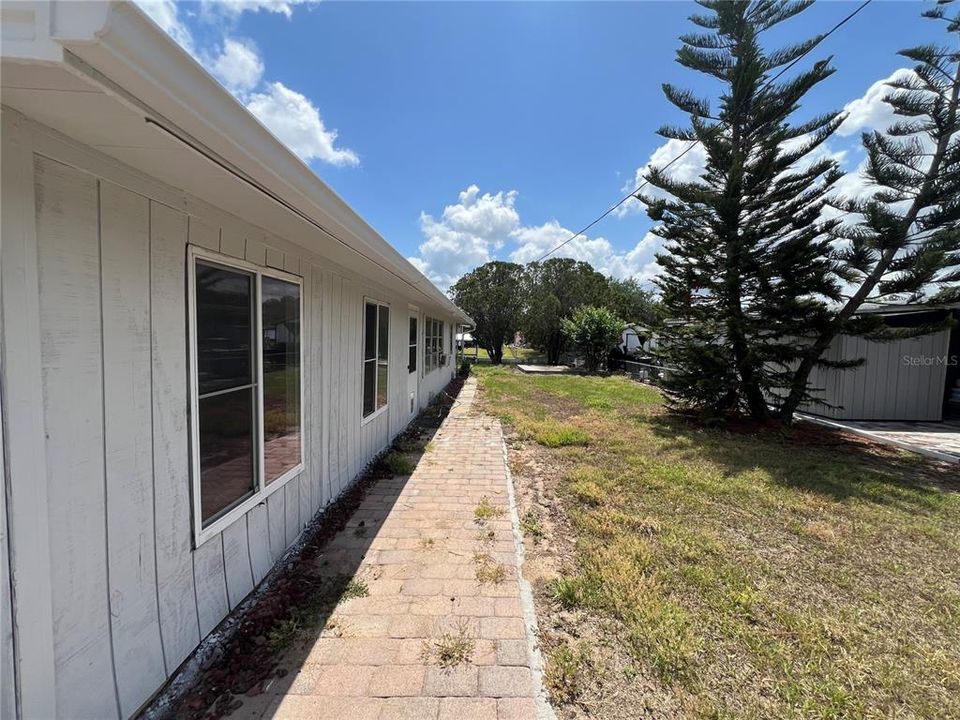 Под контрактом: $165,000 (3 спален, 2 ванн, 1236 Квадратных фут)