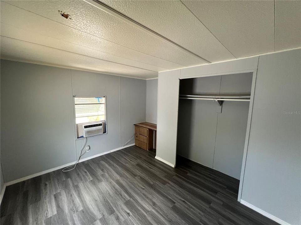 Под контрактом: $165,000 (3 спален, 2 ванн, 1236 Квадратных фут)