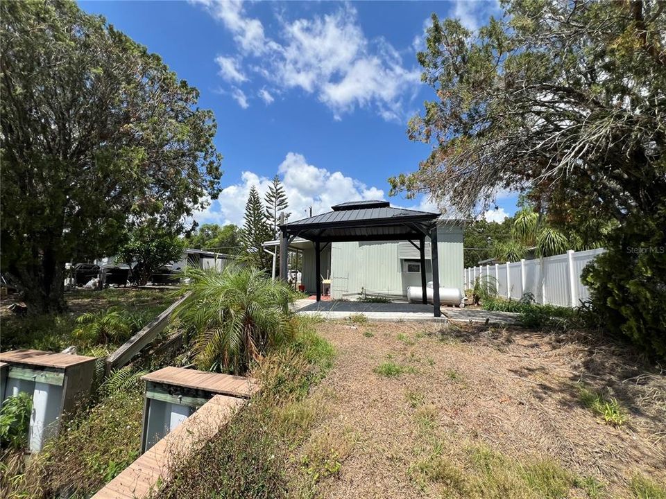 Под контрактом: $165,000 (3 спален, 2 ванн, 1236 Квадратных фут)