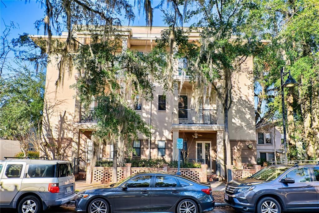 Vendido Recientemente: $375,000 (2 camas, 3 baños, 1248 Pies cuadrados)