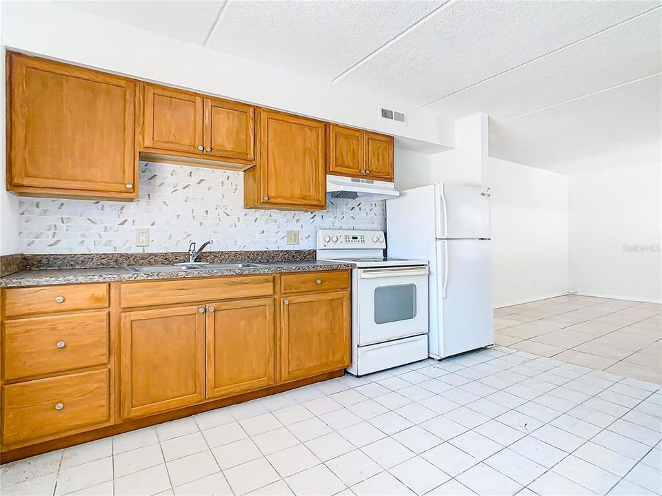 На продажу: $1,119,000 (4 спален, 0 ванн, 5488 Квадратных фут)