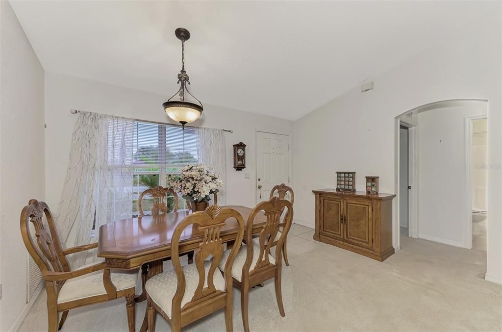 Под контрактом: $239,000 (3 спален, 2 ванн, 1386 Квадратных фут)