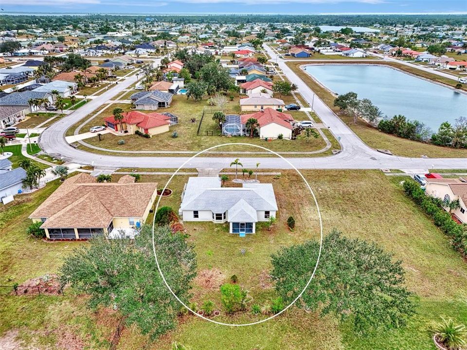 Под контрактом: $239,000 (3 спален, 2 ванн, 1386 Квадратных фут)