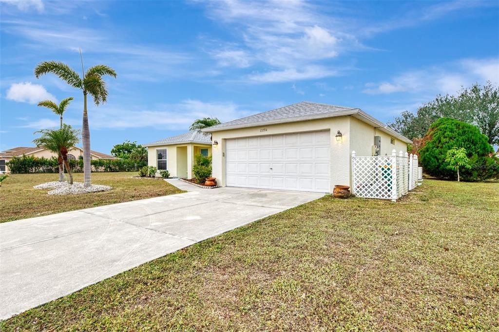 Под контрактом: $239,000 (3 спален, 2 ванн, 1386 Квадратных фут)