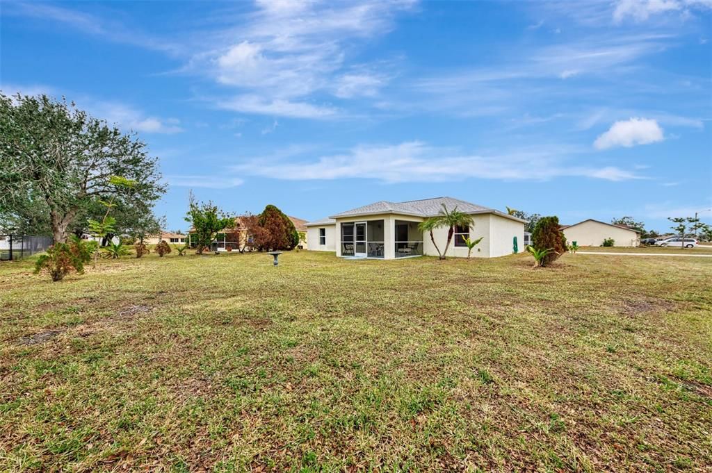 Под контрактом: $239,000 (3 спален, 2 ванн, 1386 Квадратных фут)