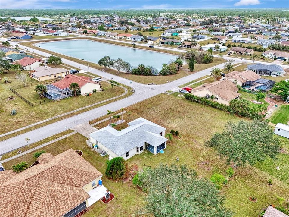 Под контрактом: $239,000 (3 спален, 2 ванн, 1386 Квадратных фут)