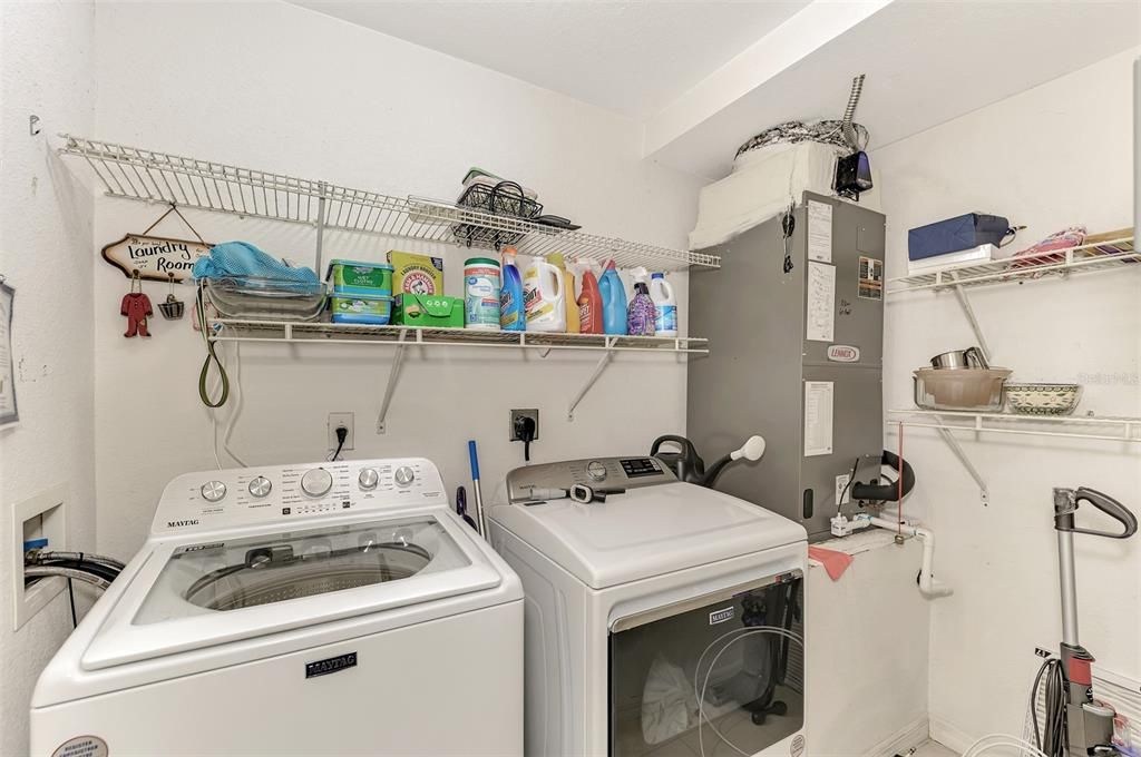 Под контрактом: $239,000 (3 спален, 2 ванн, 1386 Квадратных фут)