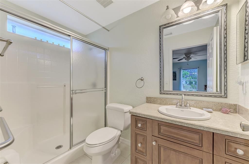 Под контрактом: $239,000 (3 спален, 2 ванн, 1386 Квадратных фут)