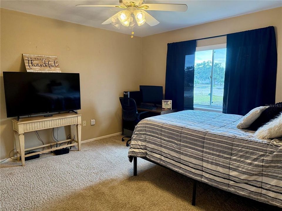 For Sale: $75,000 (1 beds, 1 baths, 640 Square Feet)