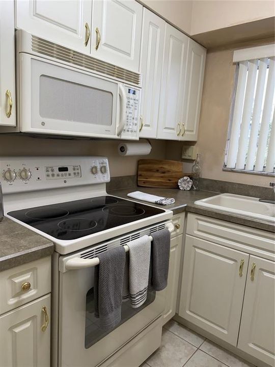 For Sale: $75,000 (1 beds, 1 baths, 640 Square Feet)