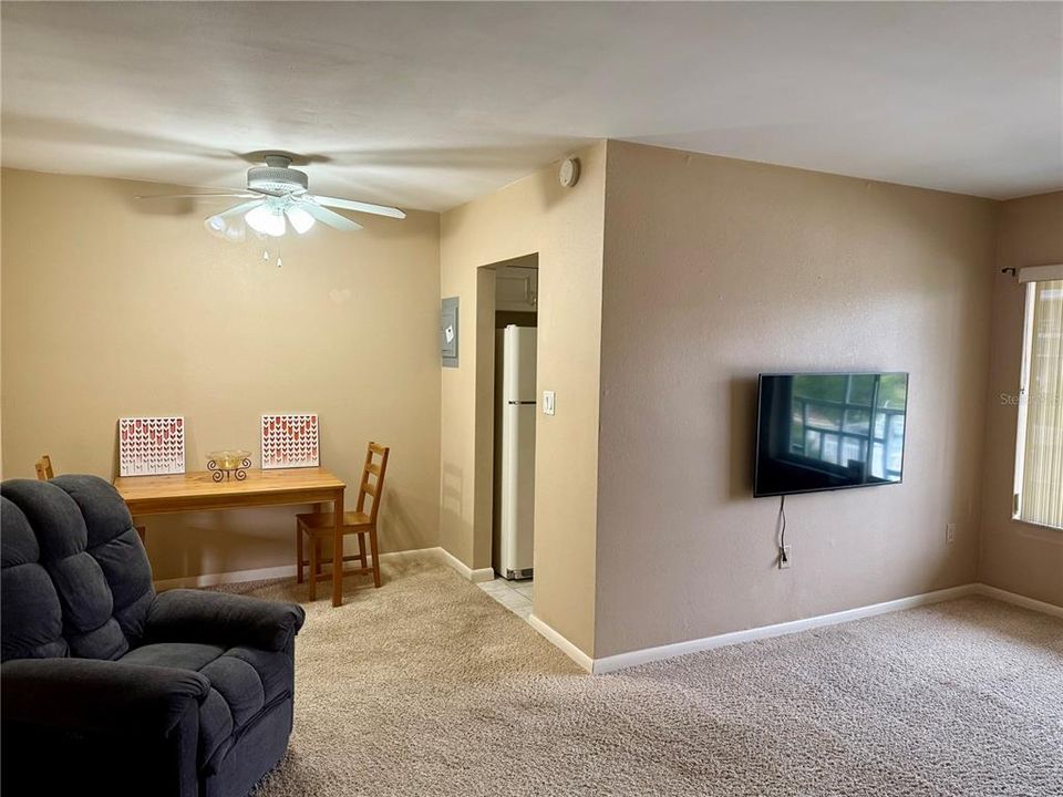 For Sale: $75,000 (1 beds, 1 baths, 640 Square Feet)