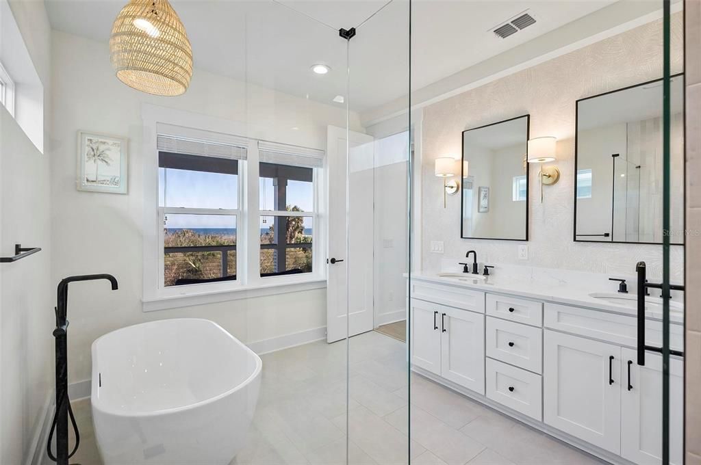 For Sale: $2,299,000 (6 beds, 5 baths, 3858 Square Feet)