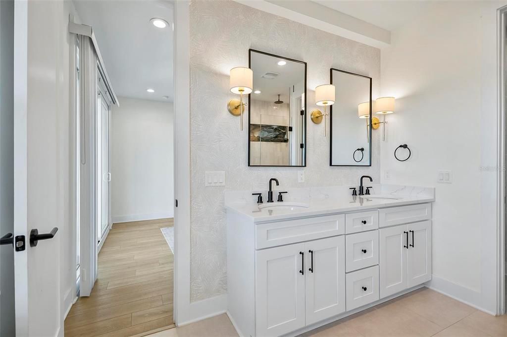 For Sale: $2,299,000 (6 beds, 5 baths, 3858 Square Feet)