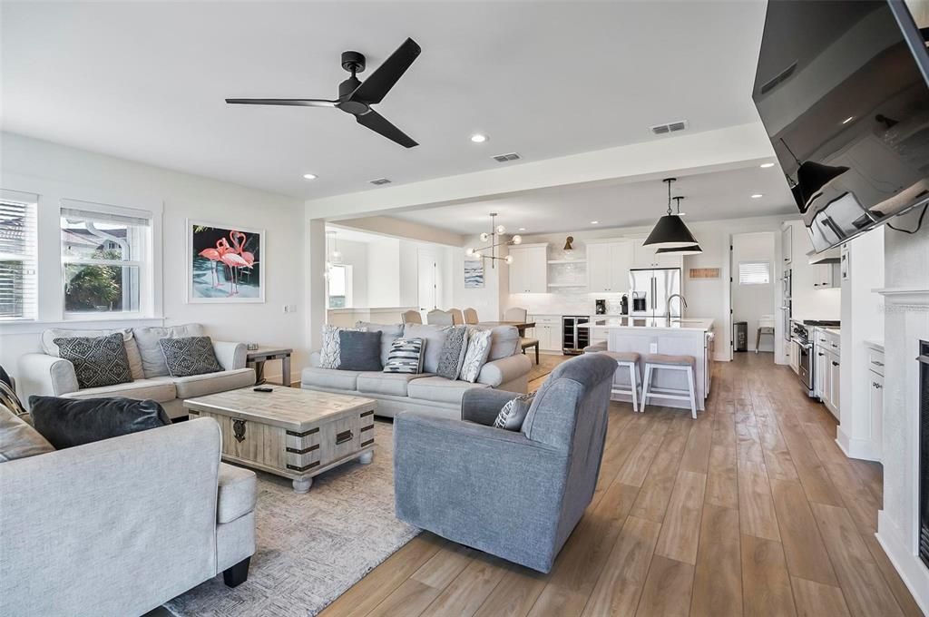 For Sale: $2,299,000 (6 beds, 5 baths, 3858 Square Feet)