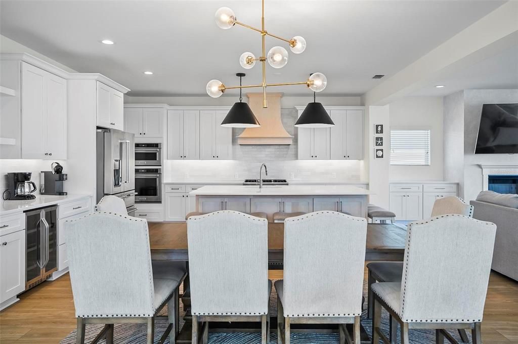 For Sale: $2,299,000 (6 beds, 5 baths, 3858 Square Feet)