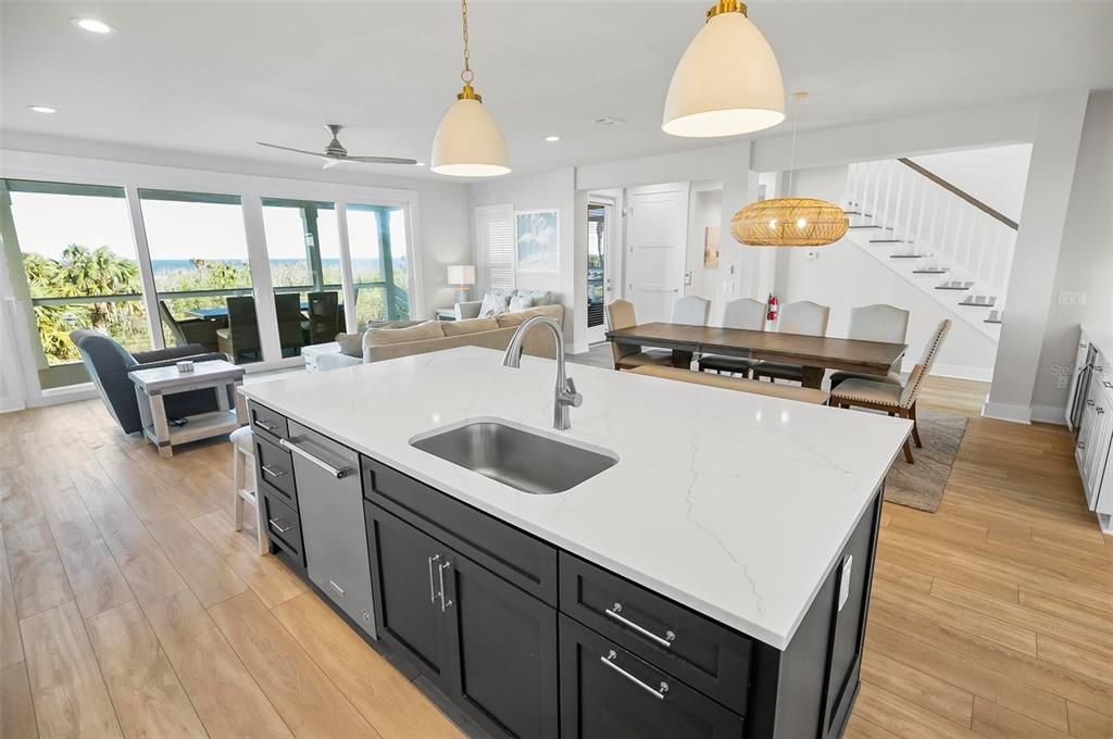 待售: $2,449,000 (5 贝兹, 5 浴室, 3786 平方英尺)