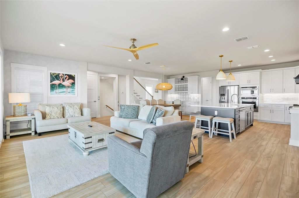 待售: $2,449,000 (5 贝兹, 5 浴室, 3786 平方英尺)