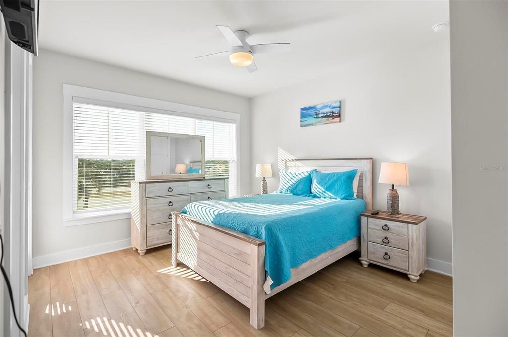 待售: $2,449,000 (5 贝兹, 5 浴室, 3786 平方英尺)