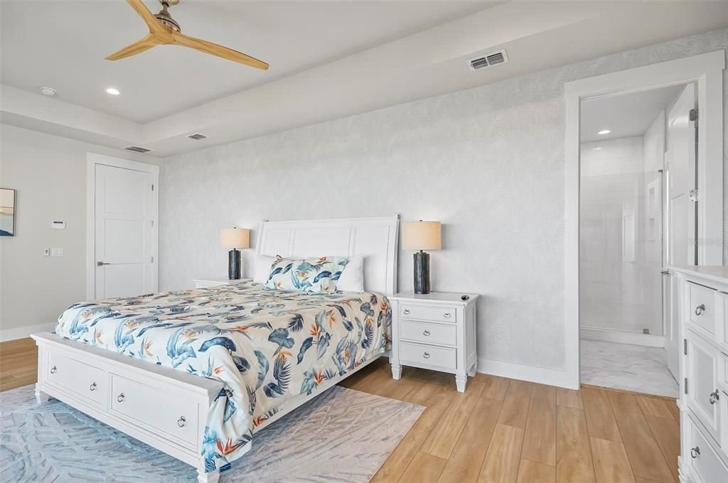 待售: $2,449,000 (5 贝兹, 5 浴室, 3786 平方英尺)