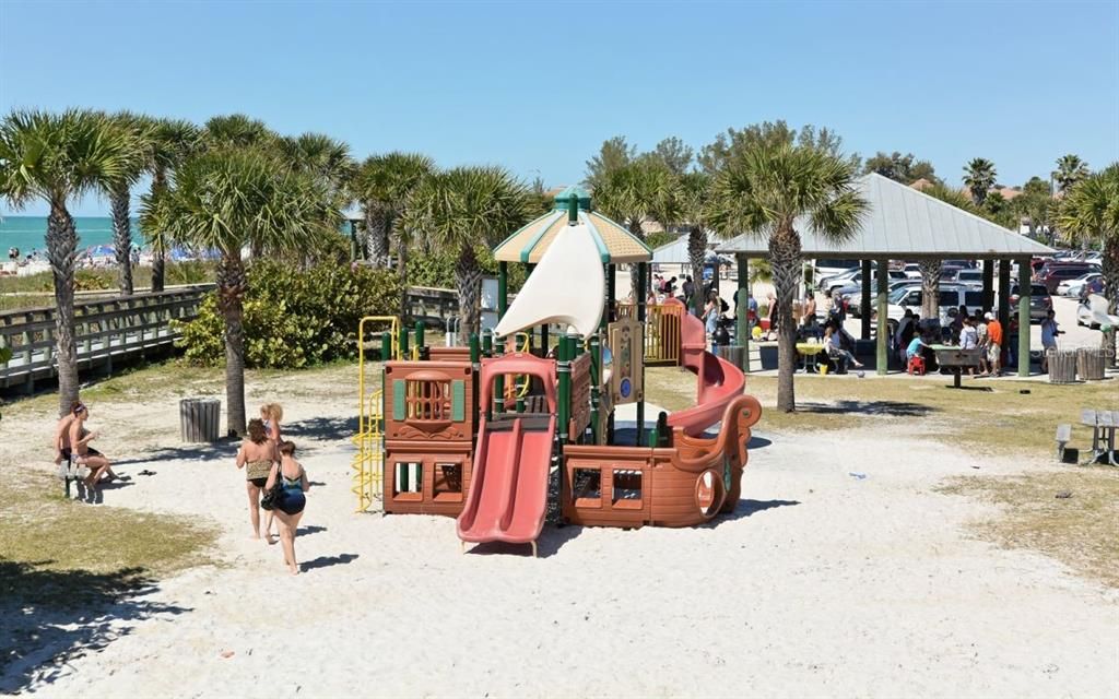 For Sale: $1,995,000 (0.49 acres)