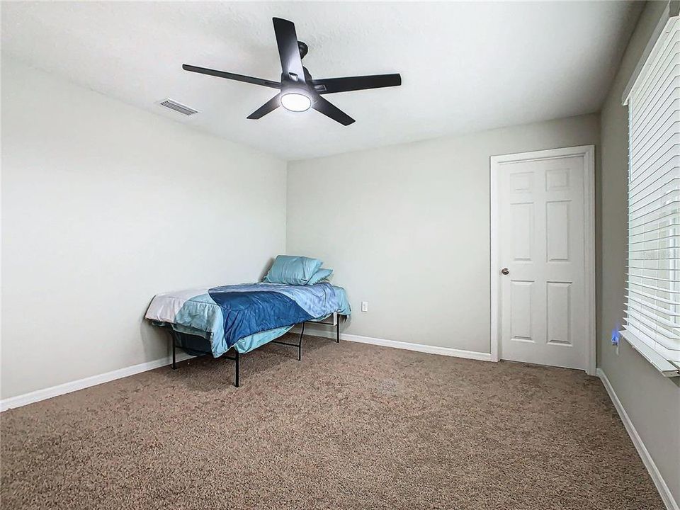 На продажу: $426,995 (5 спален, 3 ванн, 3011 Квадратных фут)