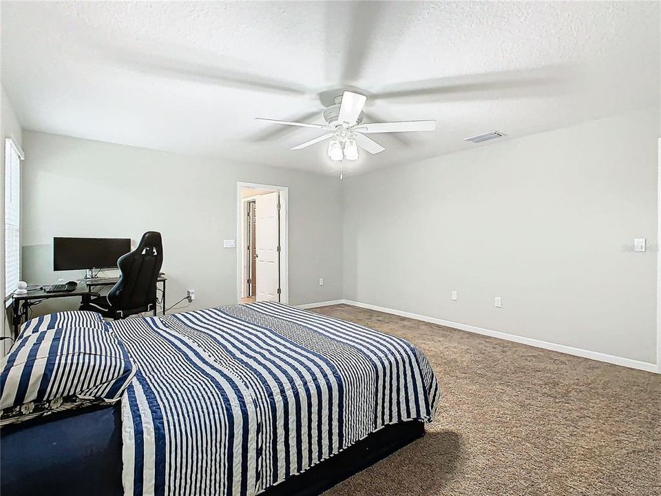 На продажу: $426,995 (5 спален, 3 ванн, 3011 Квадратных фут)