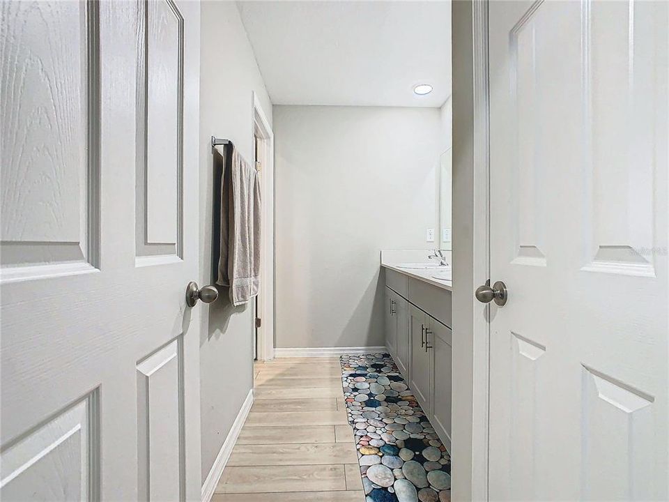 На продажу: $426,995 (5 спален, 3 ванн, 3011 Квадратных фут)