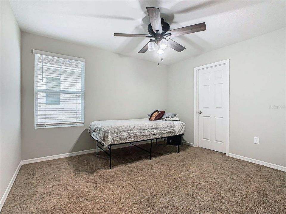 На продажу: $426,995 (5 спален, 3 ванн, 3011 Квадратных фут)