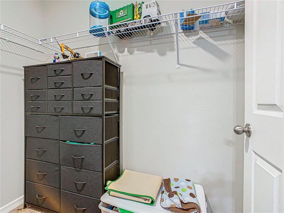 На продажу: $426,995 (5 спален, 3 ванн, 3011 Квадратных фут)