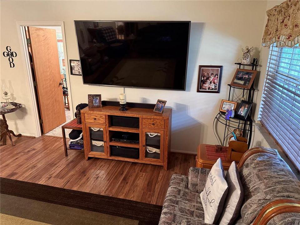 待售: $739,000 (3 贝兹, 2 浴室, 1728 平方英尺)