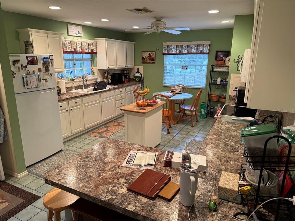 待售: $739,000 (3 贝兹, 2 浴室, 1728 平方英尺)