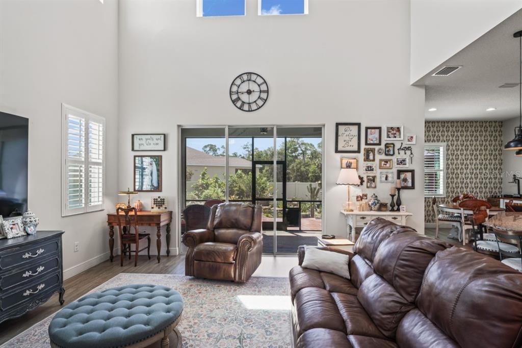 Activo con contrato: $499,900 (5 camas, 3 baños, 3198 Pies cuadrados)