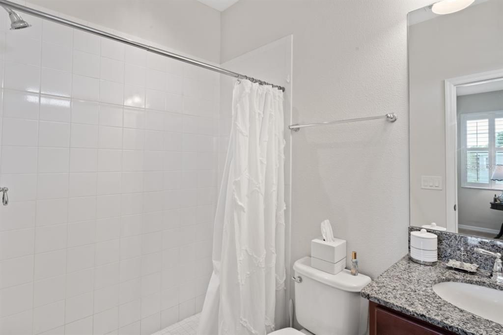 Activo con contrato: $499,900 (5 camas, 3 baños, 3198 Pies cuadrados)