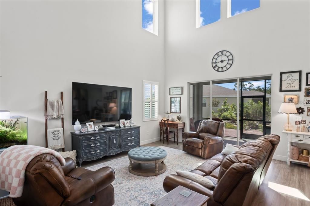 Activo con contrato: $499,900 (5 camas, 3 baños, 3198 Pies cuadrados)