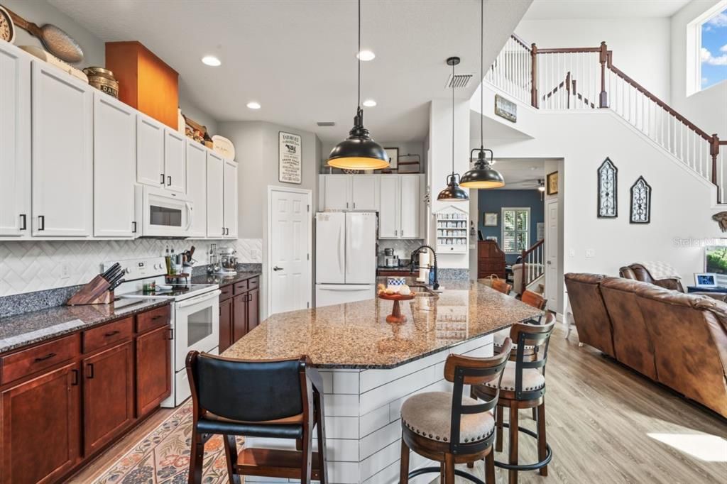 Activo con contrato: $499,900 (5 camas, 3 baños, 3198 Pies cuadrados)
