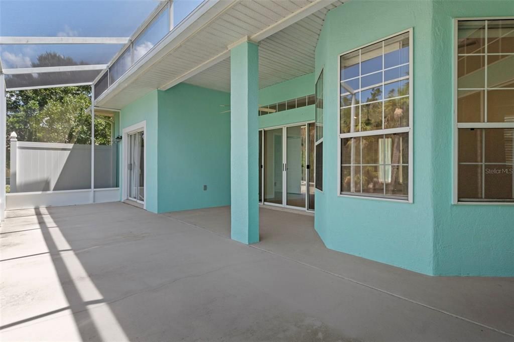 На продажу: $339,900 (3 спален, 2 ванн, 1823 Квадратных фут)