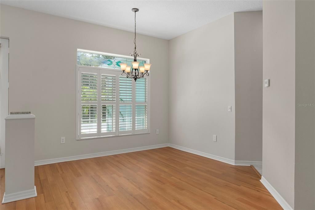 На продажу: $339,900 (3 спален, 2 ванн, 1823 Квадратных фут)