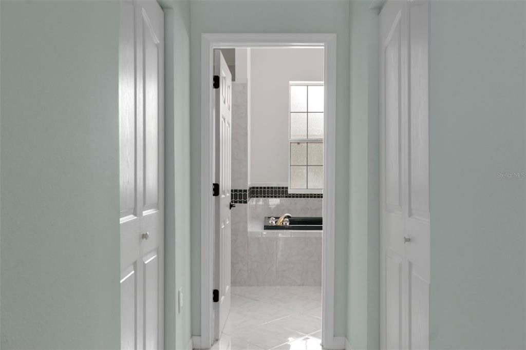 На продажу: $339,900 (3 спален, 2 ванн, 1823 Квадратных фут)