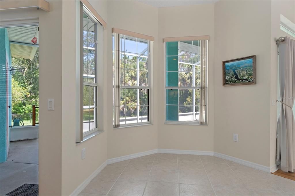 На продажу: $339,900 (3 спален, 2 ванн, 1823 Квадратных фут)