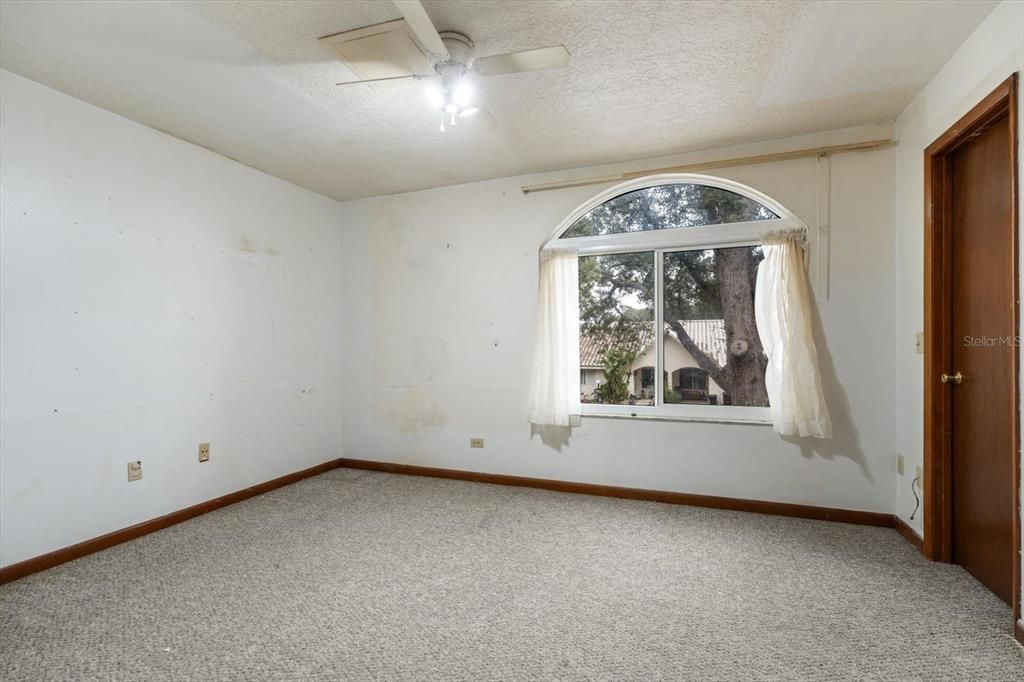 For Sale: $200,000 (2 beds, 2 baths, 1264 Square Feet)