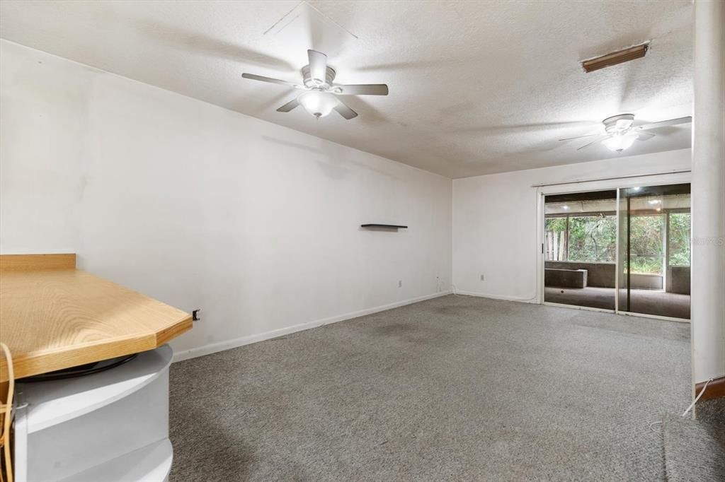 For Sale: $200,000 (2 beds, 2 baths, 1264 Square Feet)